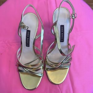Sandal  gold ! Never used